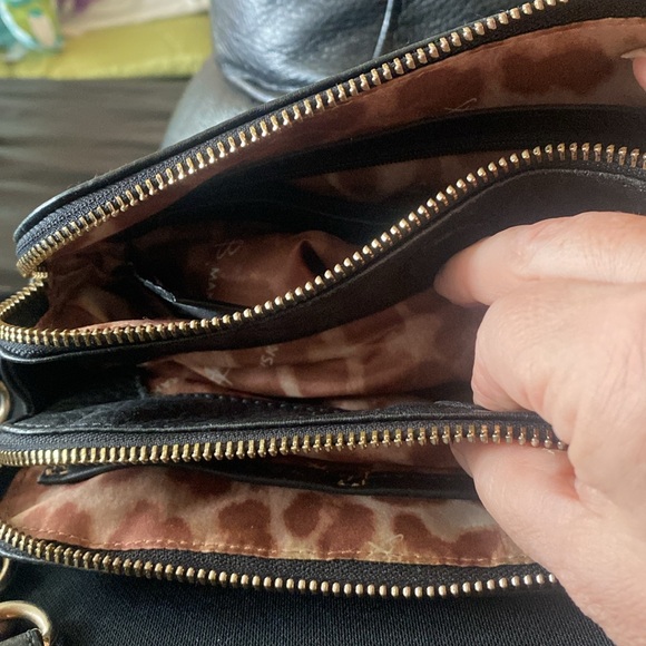 Beautiful black soft buttery leather bag. Like new - Picture 5 of 8